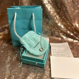 NWT TIFFANY Tiffany 925 open heart pendant necklace
16”